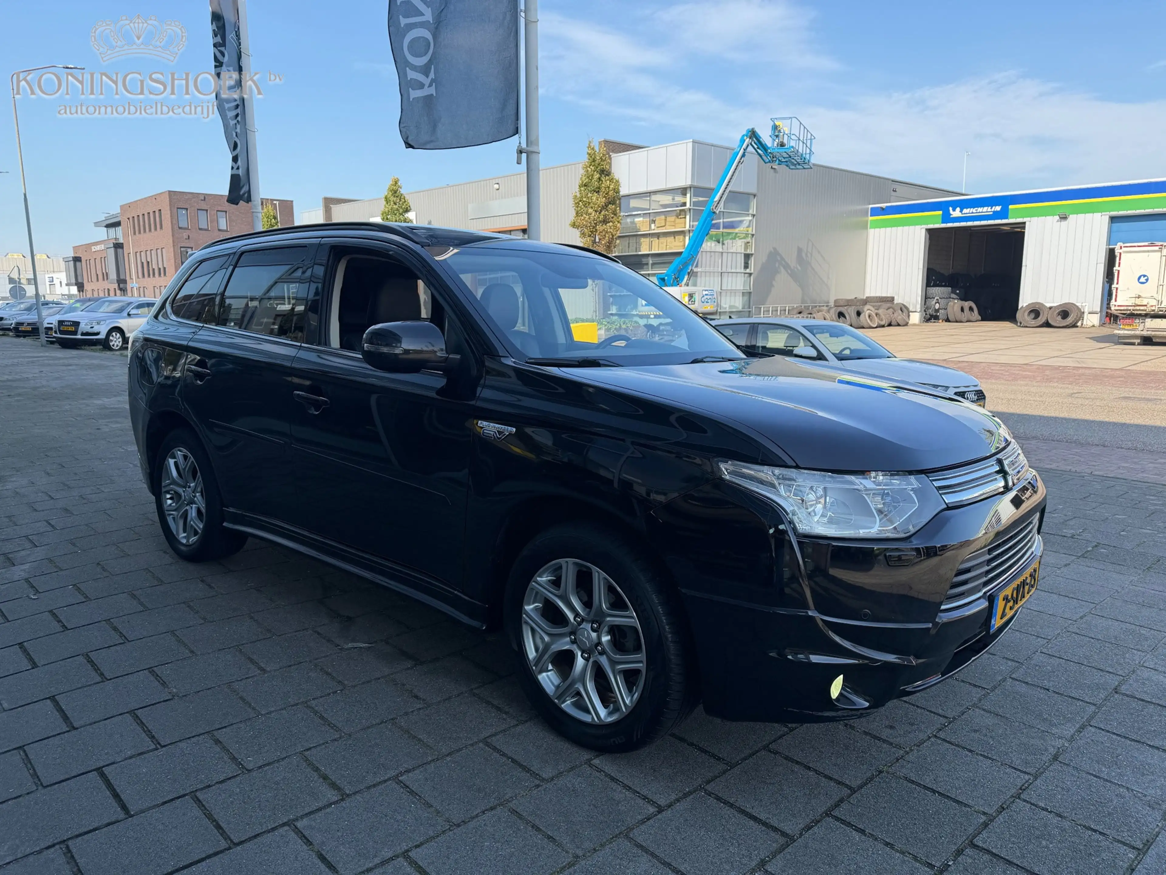 Mitsubishi Outlander 2.0 PHEV Instyle+ — photo 3