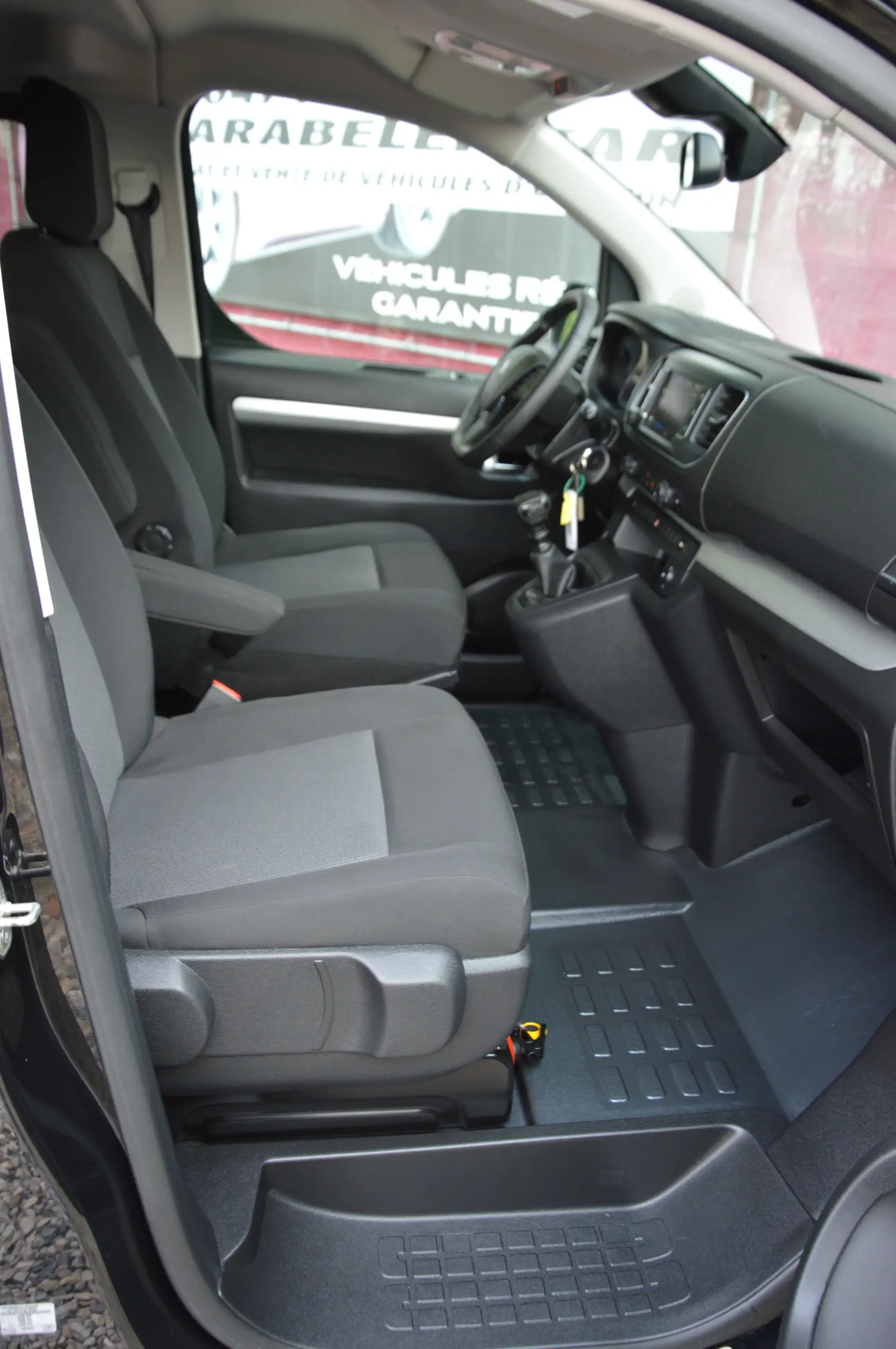 Peugeot Traveller Traveller 1.5 BlueHDi L1 Compact Active S — photo 12