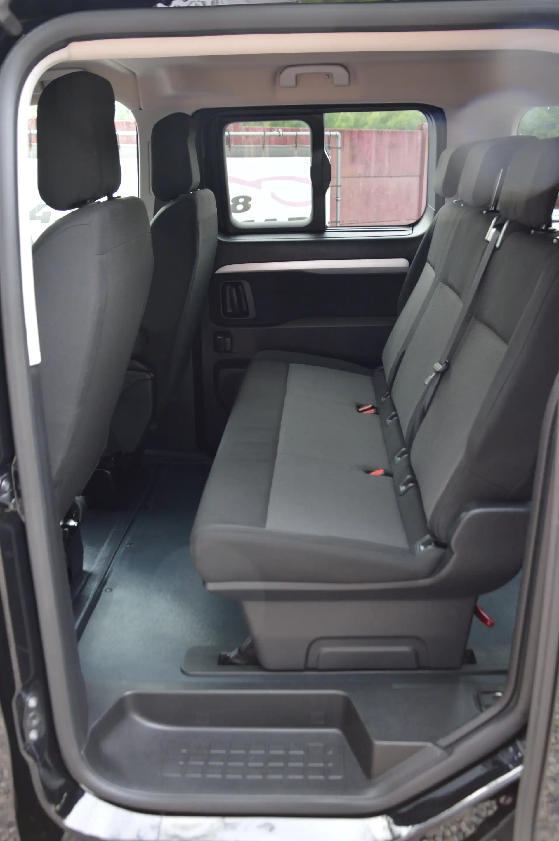 Peugeot Traveller Traveller 1.5 BlueHDi L1 Compact Active S — photo 9