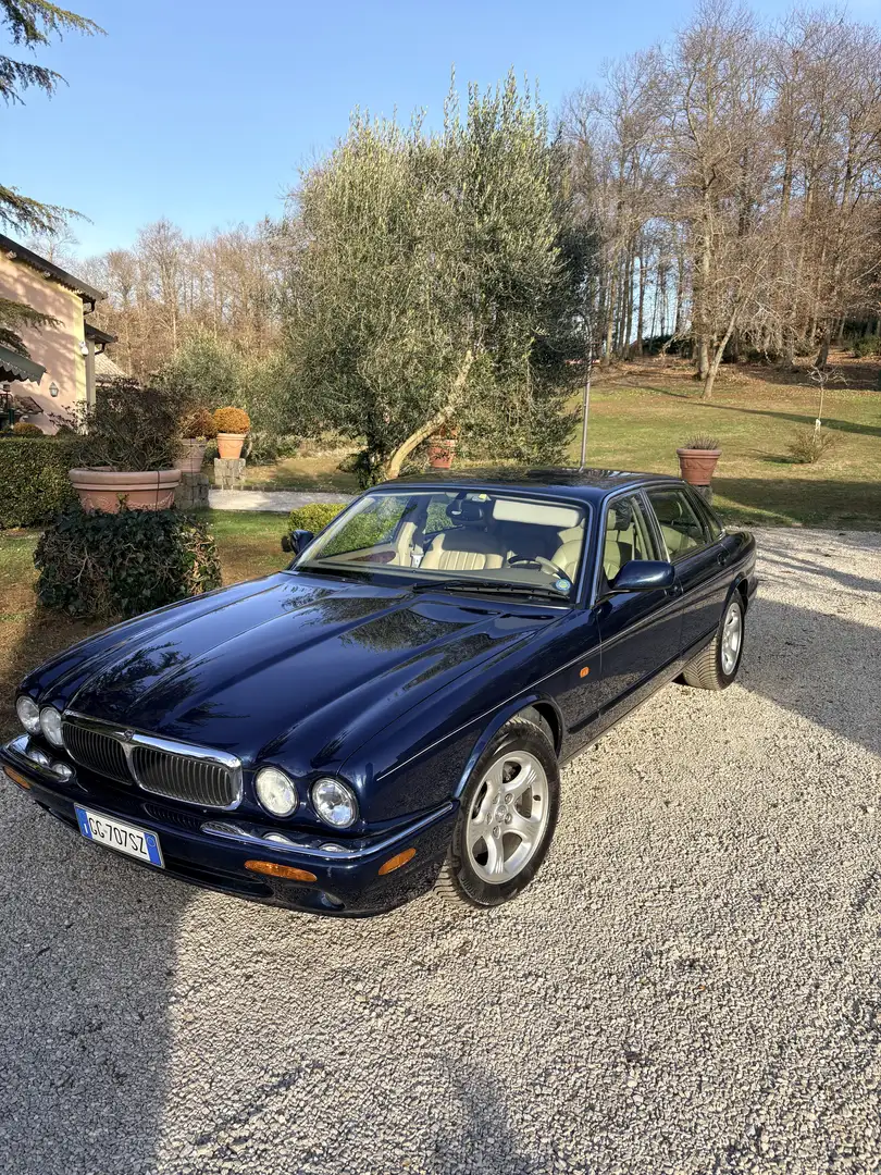 Jaguar XJ40 Executive - 1