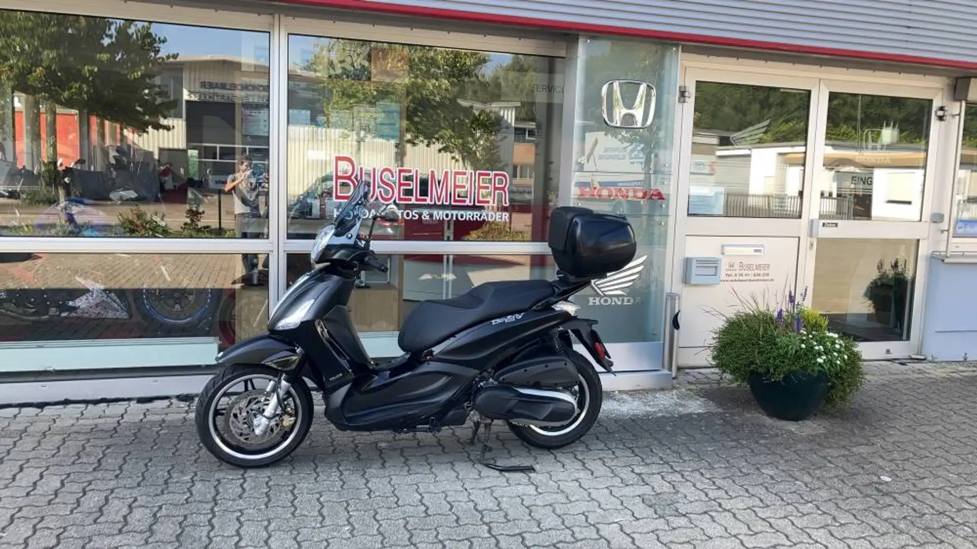 Piaggio Beverly 350 BEVERLY 350 Noir - 1