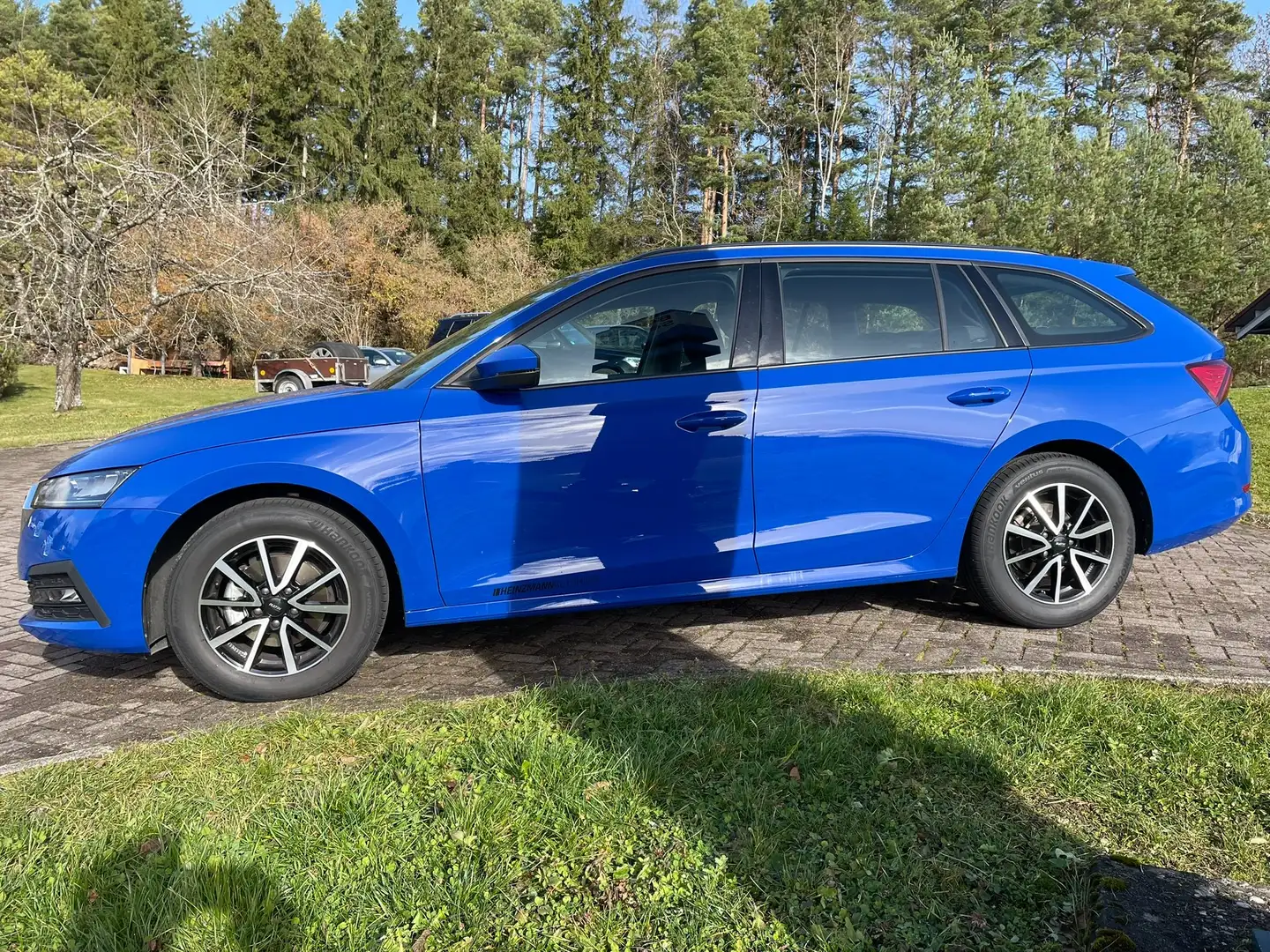 Skoda Octavia Ambition *LED *Lenkrad heizbar *Alu Blau - 2