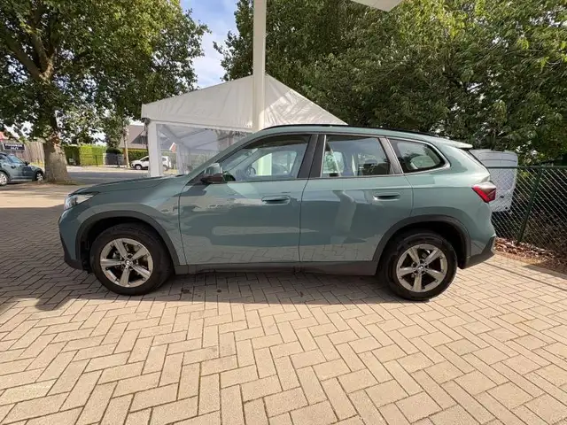 BMW X1 view 3