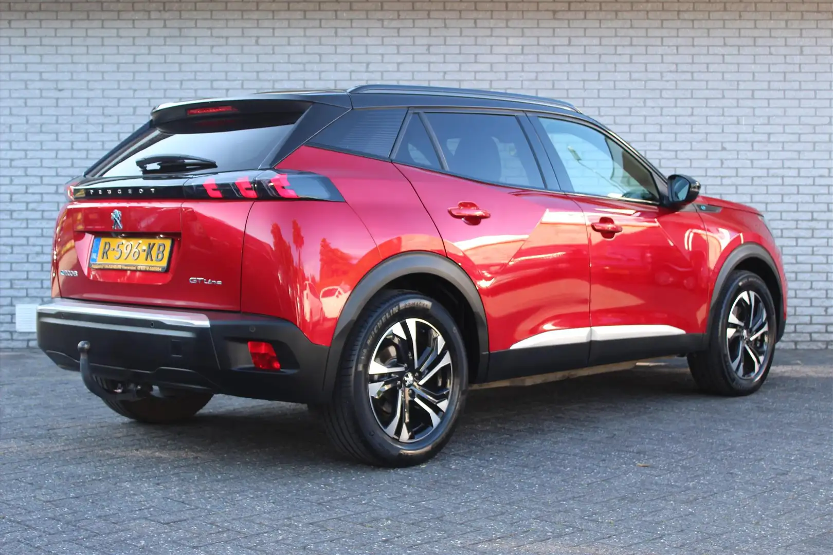 Peugeot e-2008 EV GT 50kWh Rood - 2