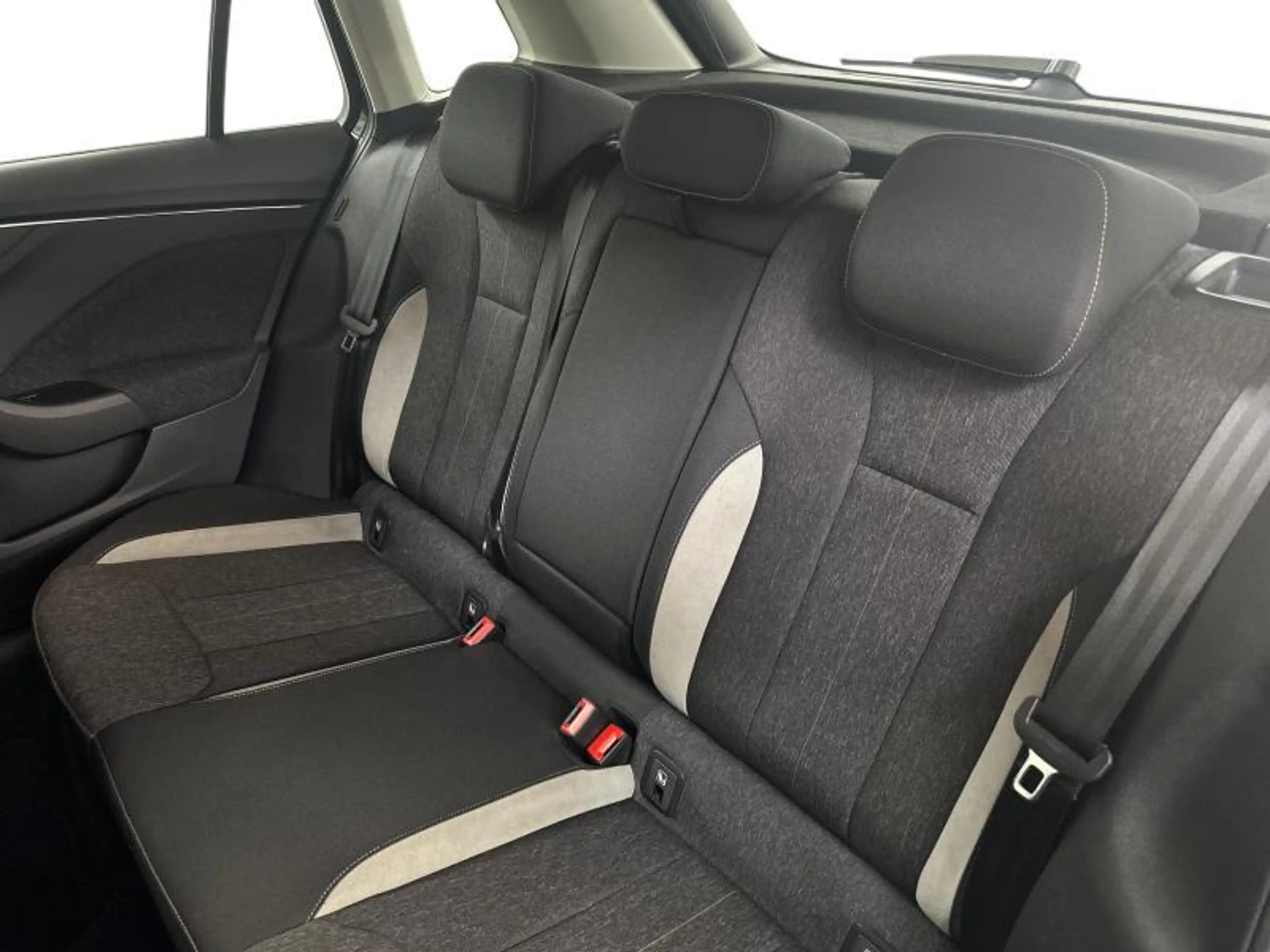 Skoda Kamiq DSG | heated seats | all seasons — photo 10