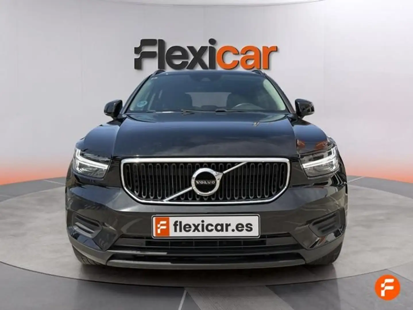 Volvo XC40 T2 Momentum Negro - 2