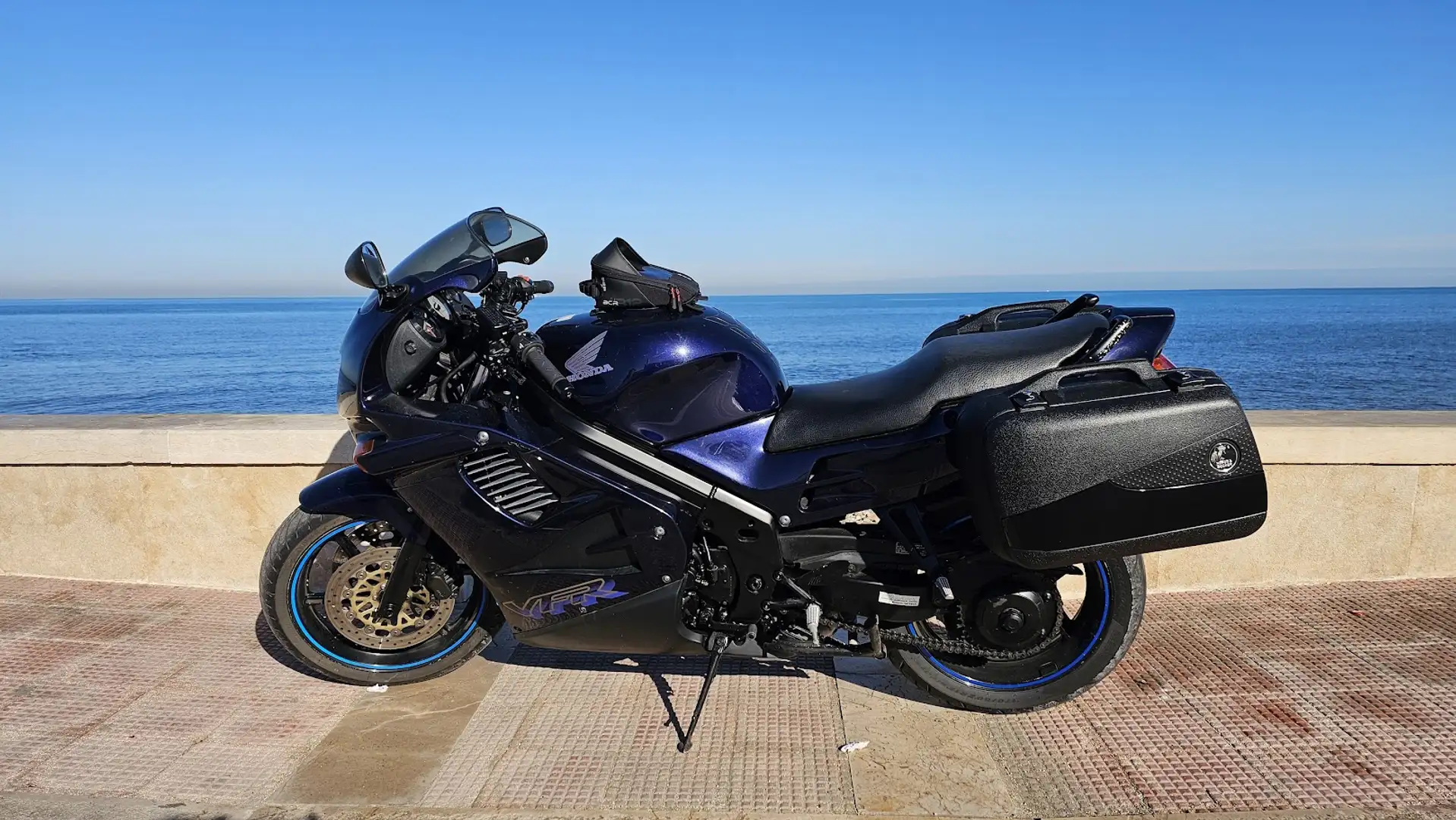 Honda VFR 750 Azul - 1