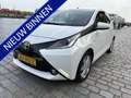 Toyota Aygo 1.0 VVT-i x-sport 5 deurs airco keurige auto Wit - thumbnail 1