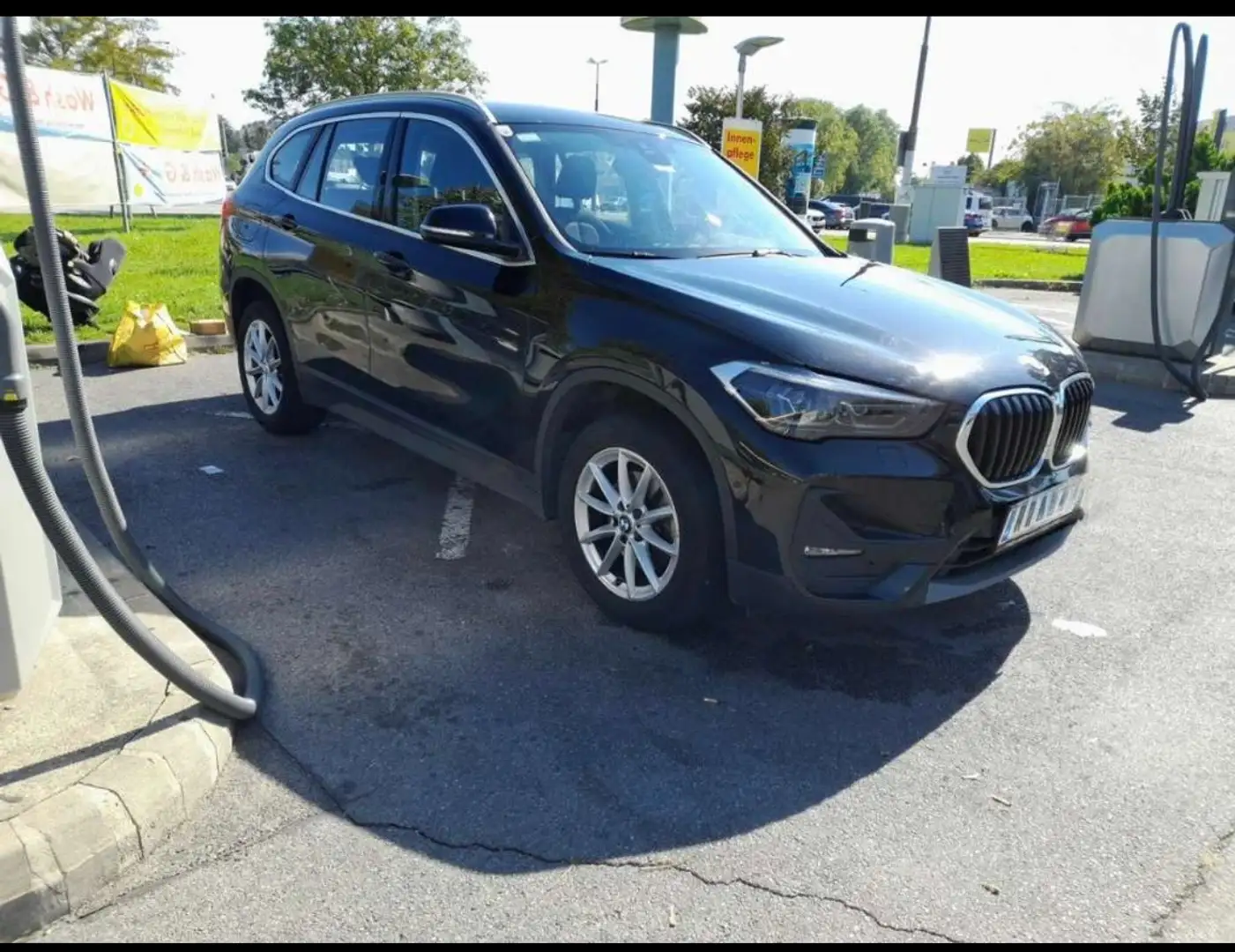 BMW X1 X1 sDrive18d Aut. Schwarz - 1