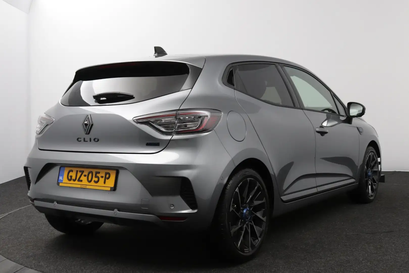 Renault Clio 1.6 E-Tech Full Hybrid 145 esprit Alpine Grijs - 2