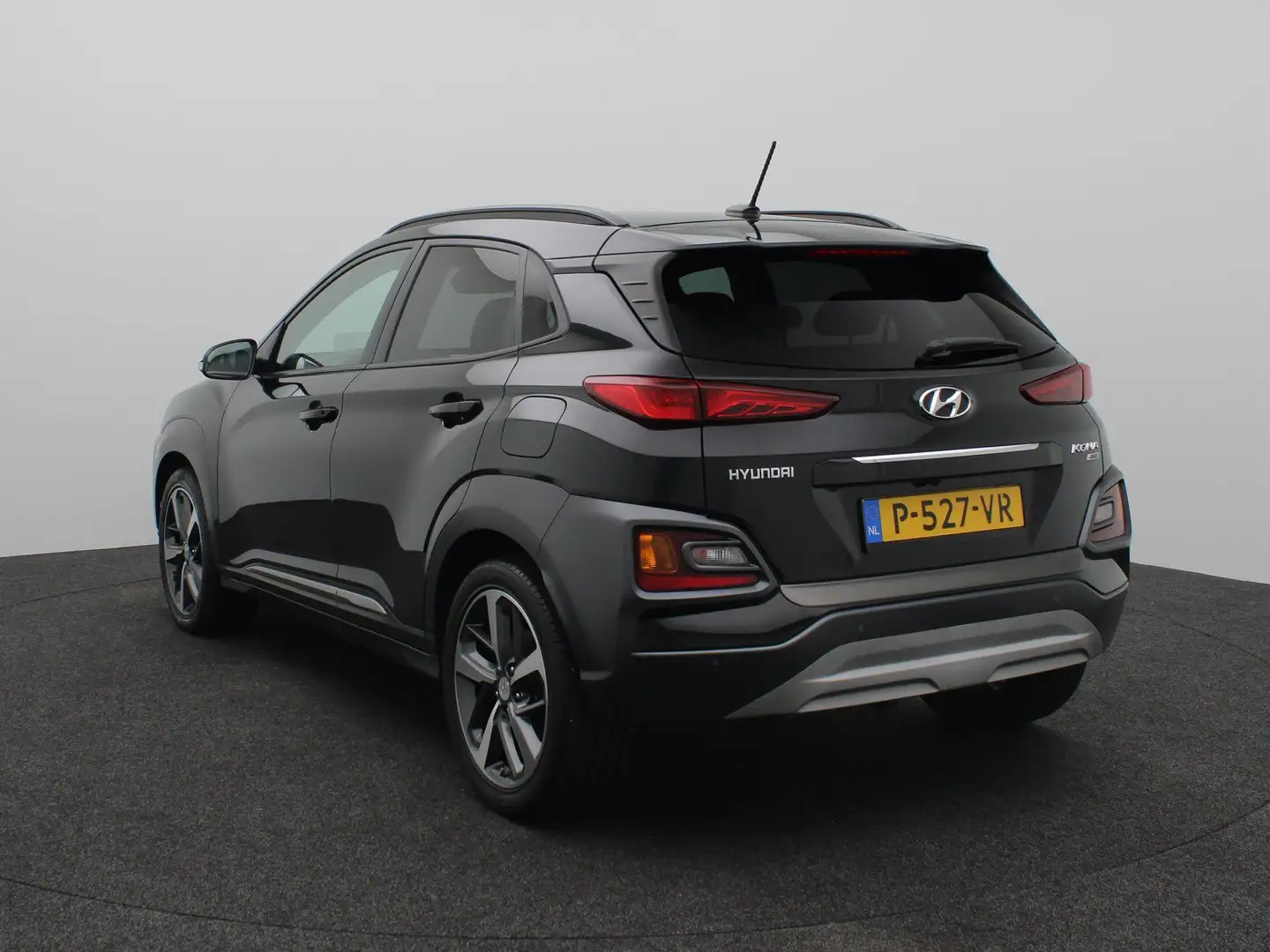 Hyundai KONA 1.6 T-GDI Premium SKY Automaat | Navigatie | Achte Zwart - 2