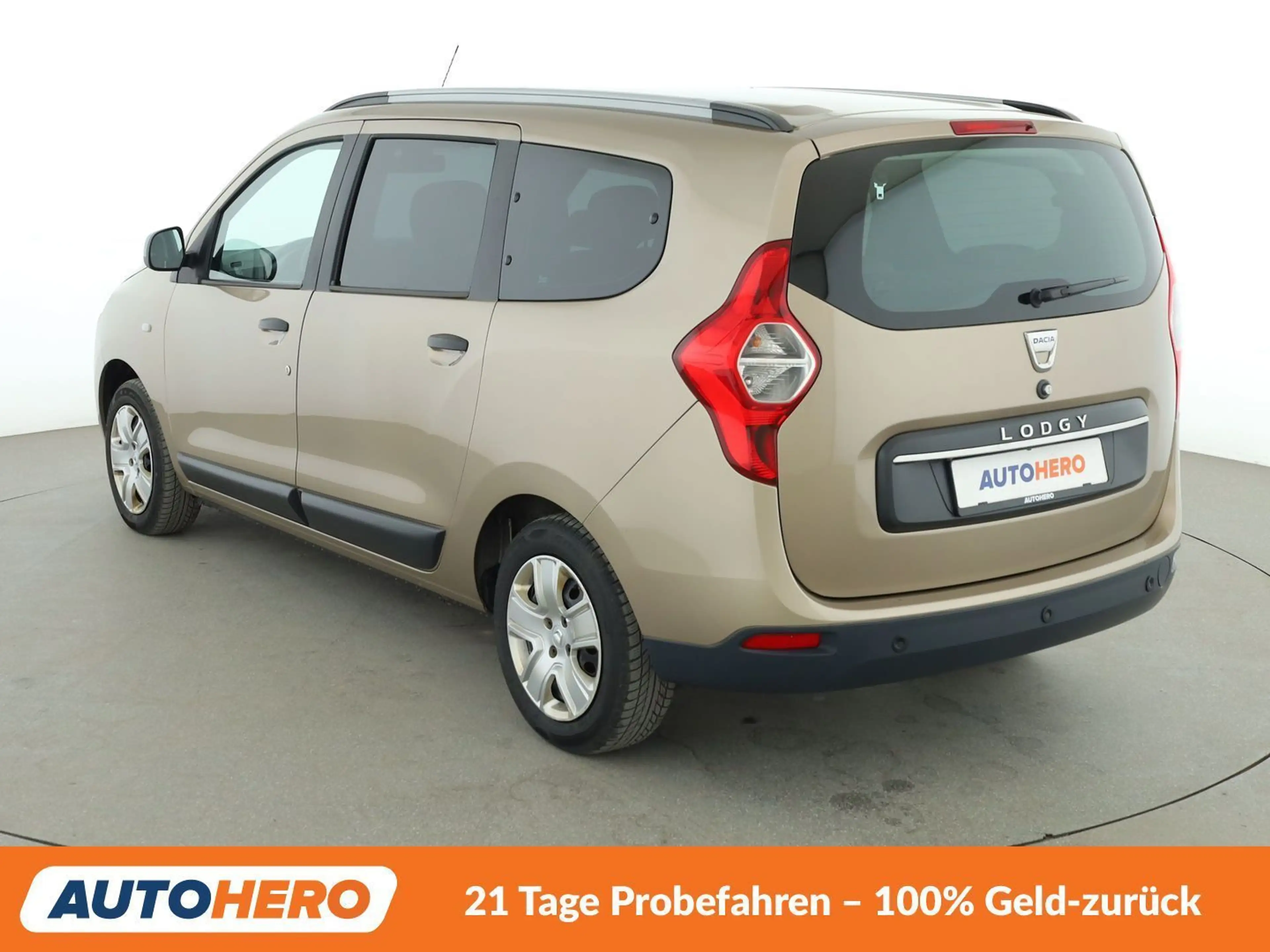 Dacia Lodgy 1.3 TCe Comfort *NAVI*TEMPO*PDC*SHZ*KLIMA* — photo 4