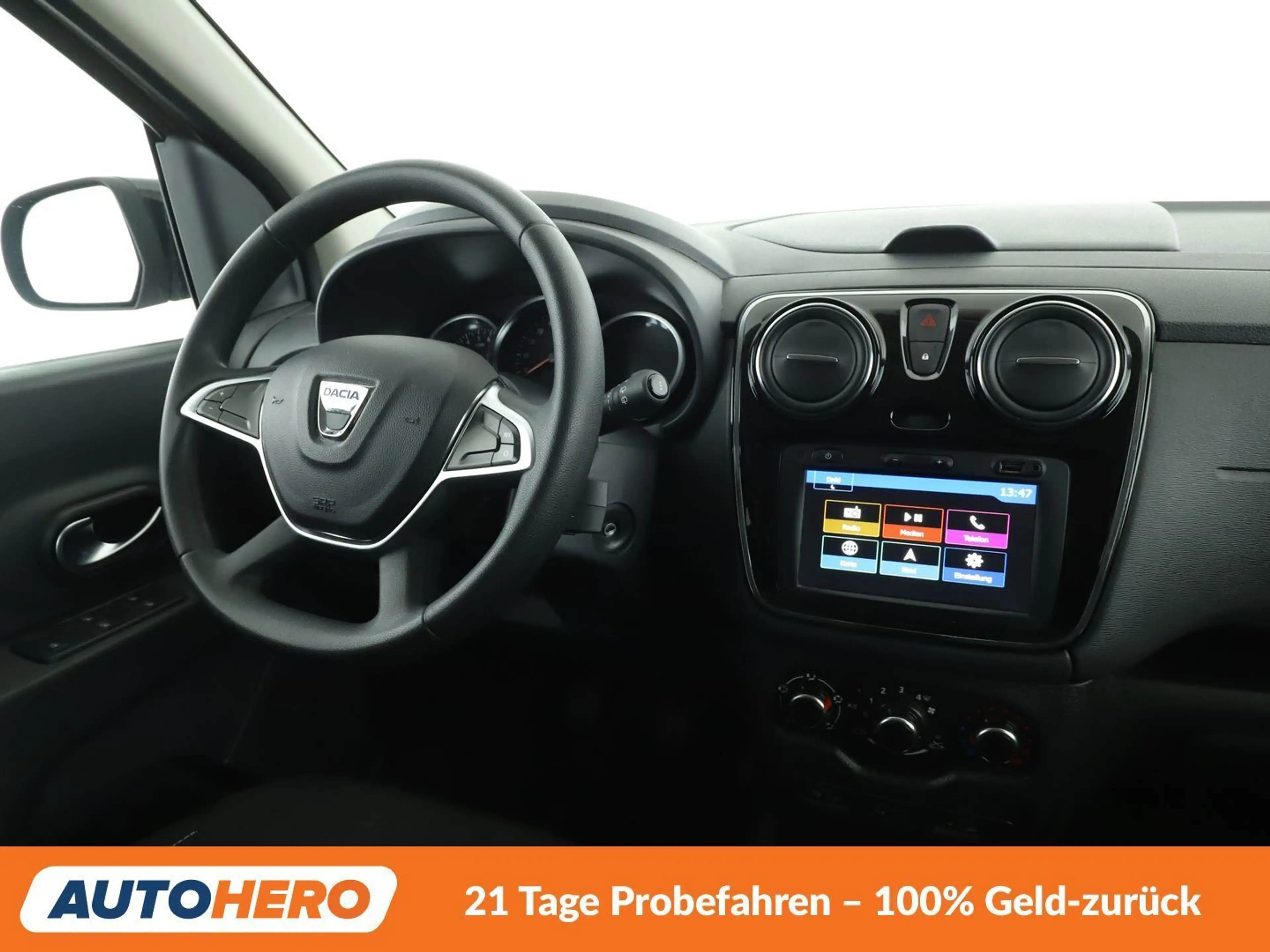 Dacia Lodgy 1.3 TCe Comfort *NAVI*TEMPO*PDC*SHZ*KLIMA* — photo 13