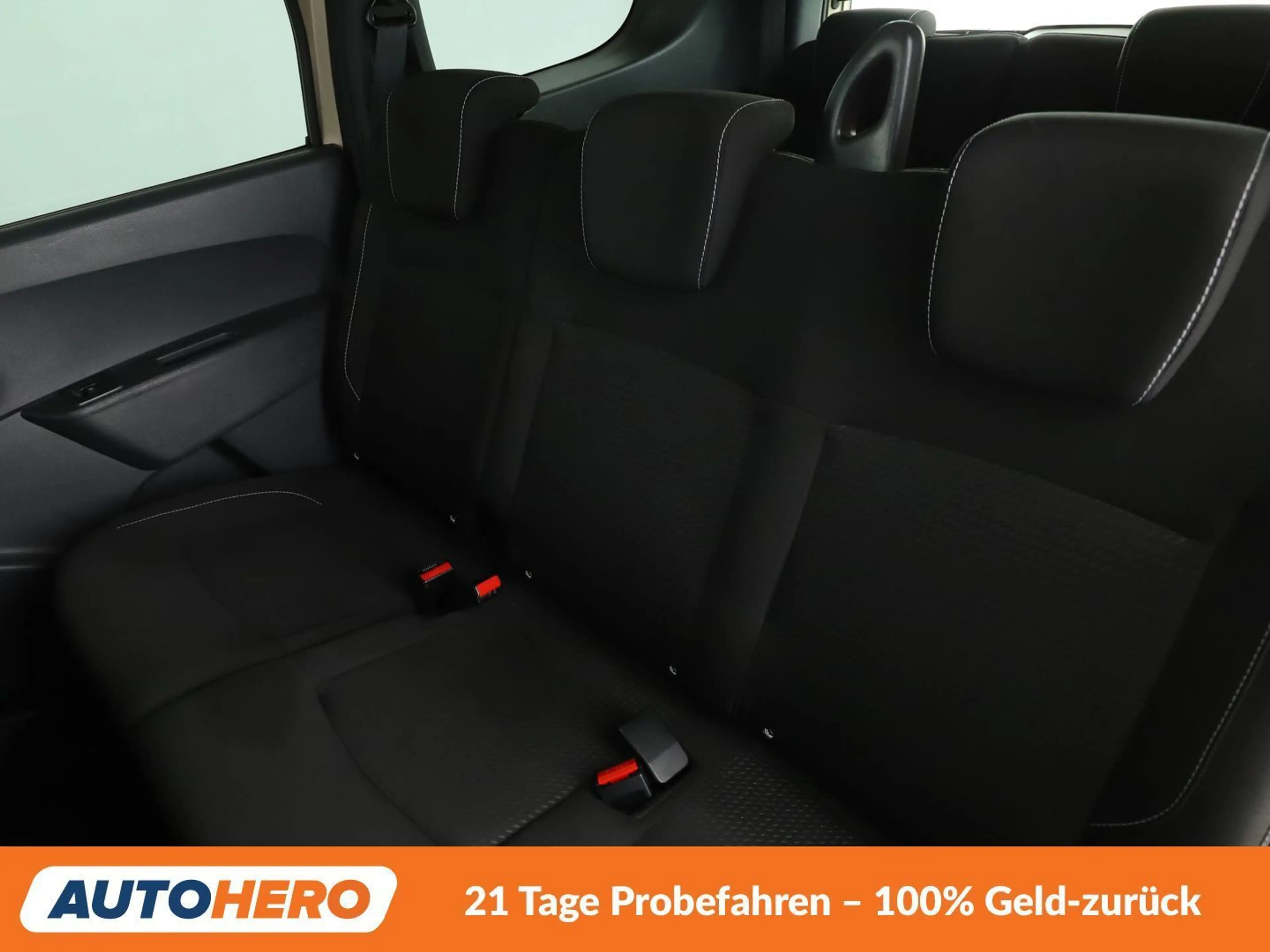 Dacia Lodgy 1.3 TCe Comfort *NAVI*TEMPO*PDC*SHZ*KLIMA* — photo 14