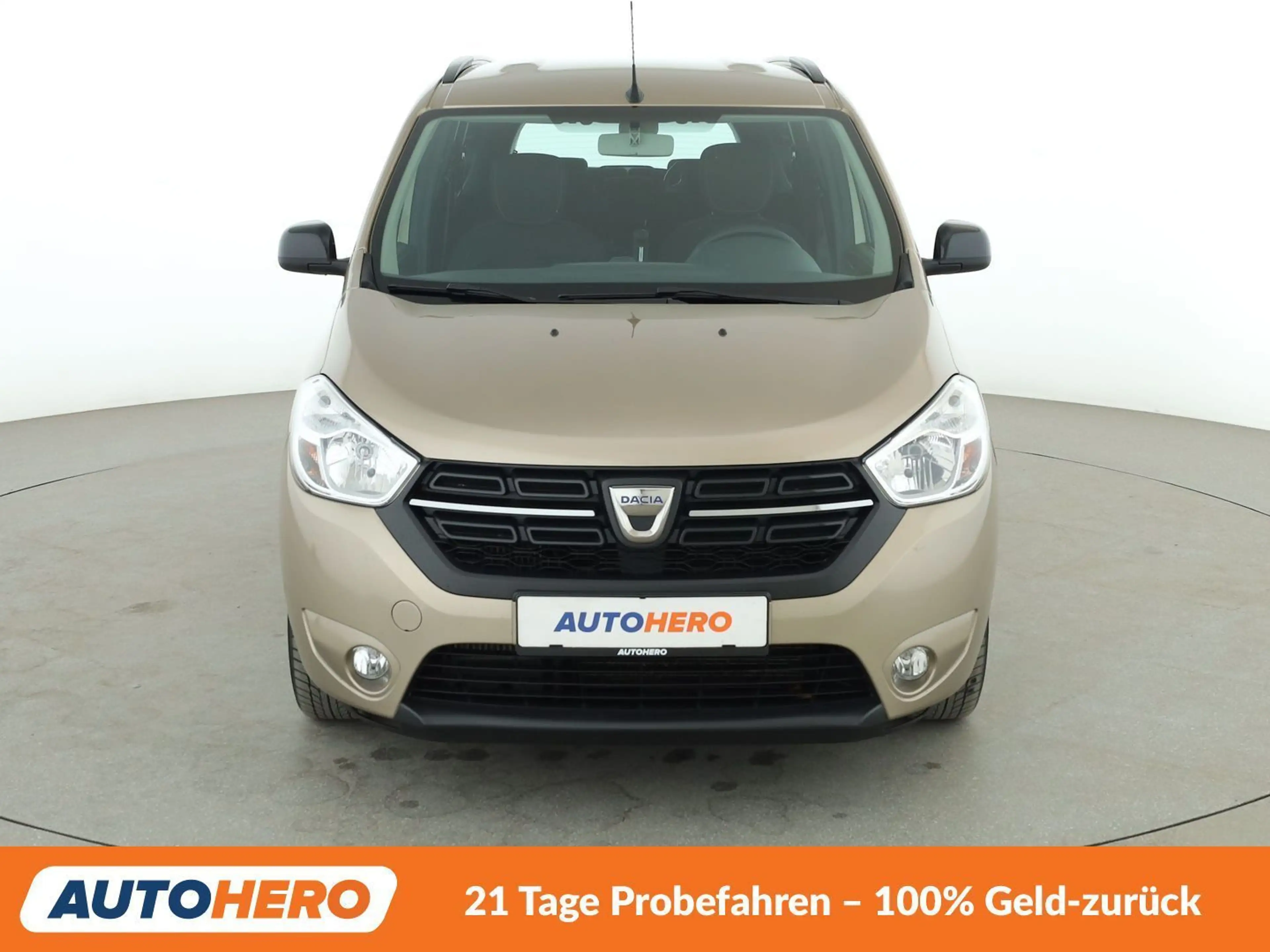 Dacia Lodgy 1.3 TCe Comfort *NAVI*TEMPO*PDC*SHZ*KLIMA* — photo 9