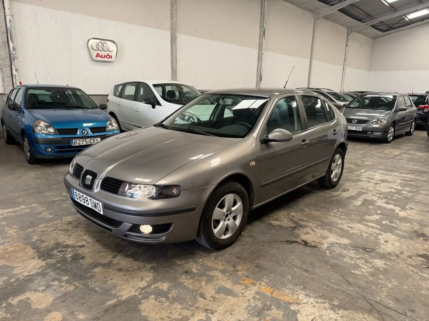 SEAT Leon 1.9TDI Stella Gris - 2