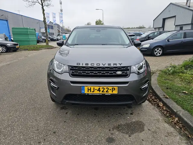 Land Rover Discovery Sport view 15