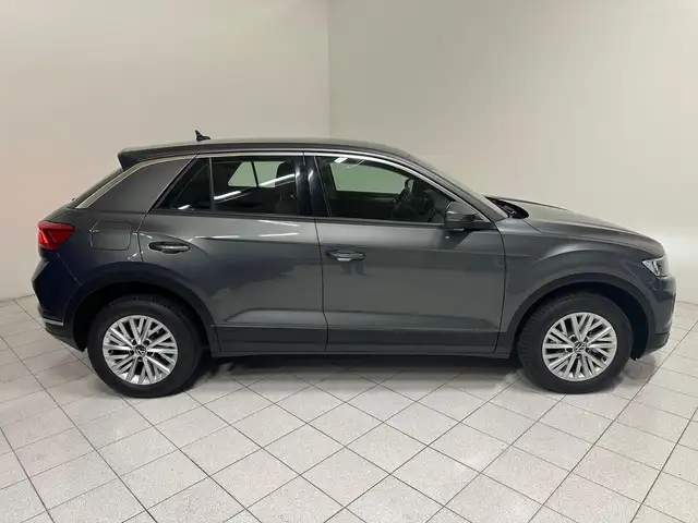 Volkswagen T-Roc view 6