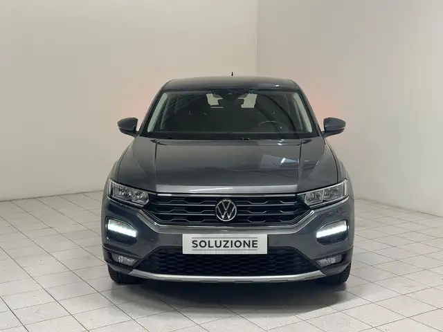 Volkswagen T-Roc view 8