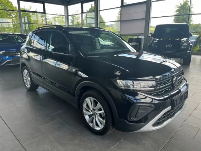 Volkswagen T-Cross view 3