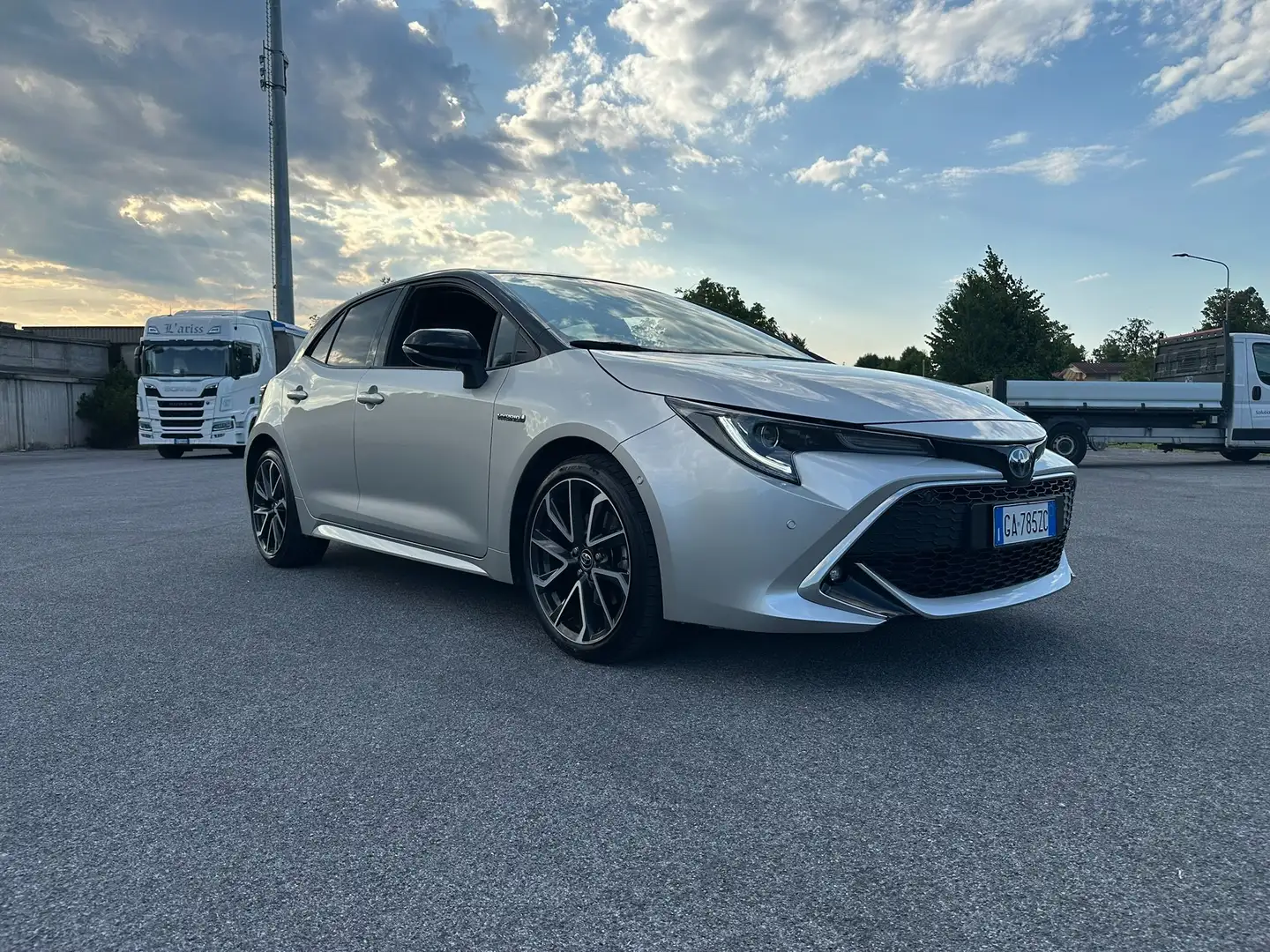 Toyota Corolla Corolla 2.0h Lounge Argento - 1