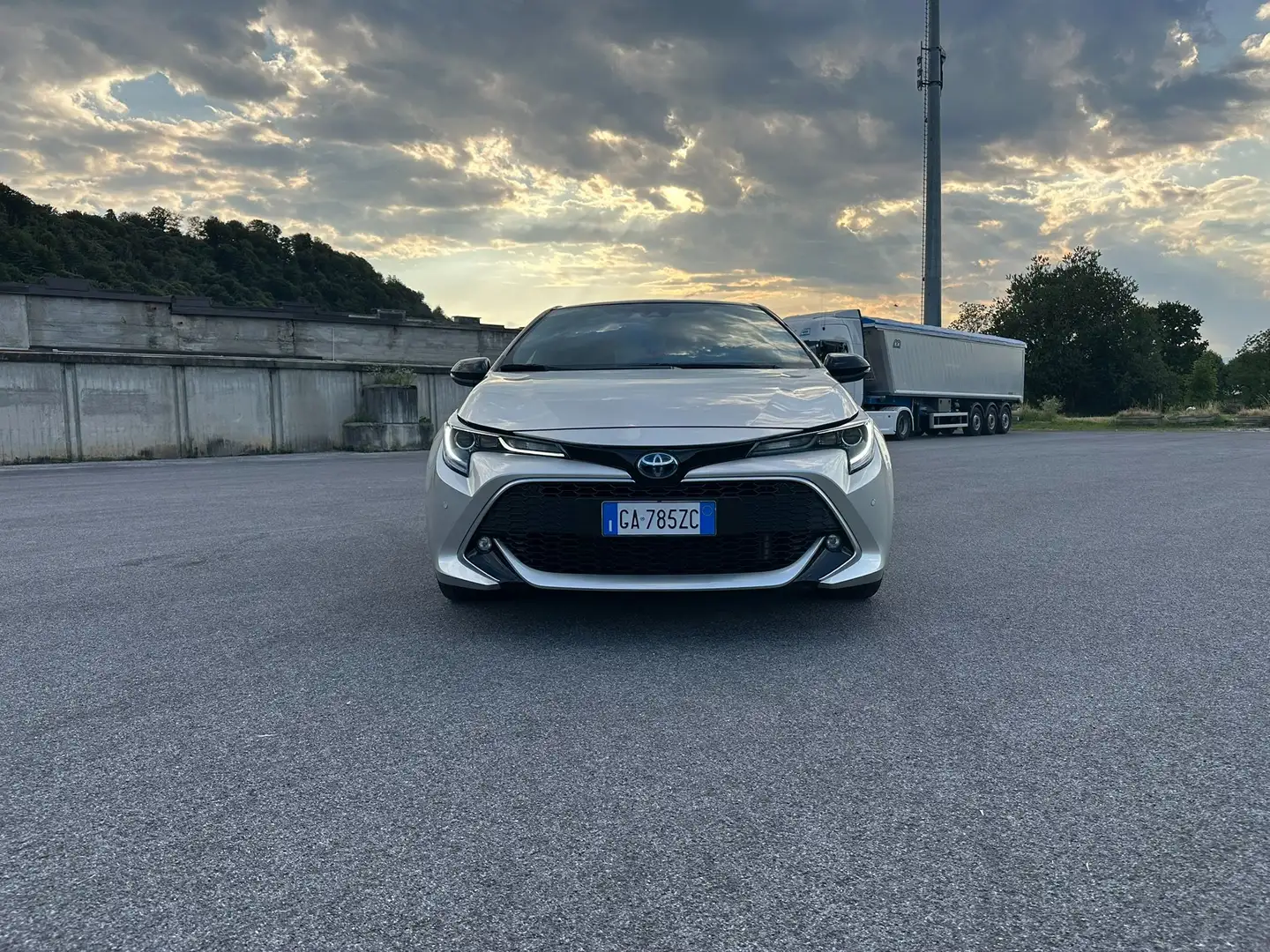 Toyota Corolla Corolla 2.0h Lounge Argento - 2