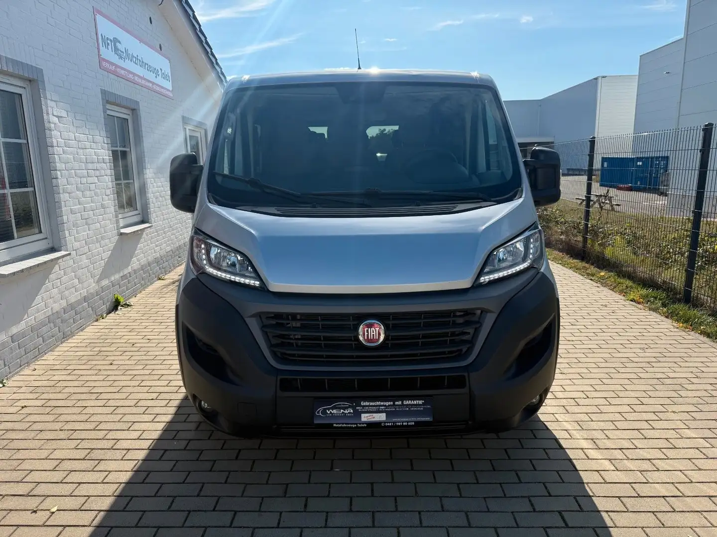 Fiat Ducato 2,3 LUXUS-SHUTTLE/KAMERA/NAVI/AC/9SITZER Grau - 2