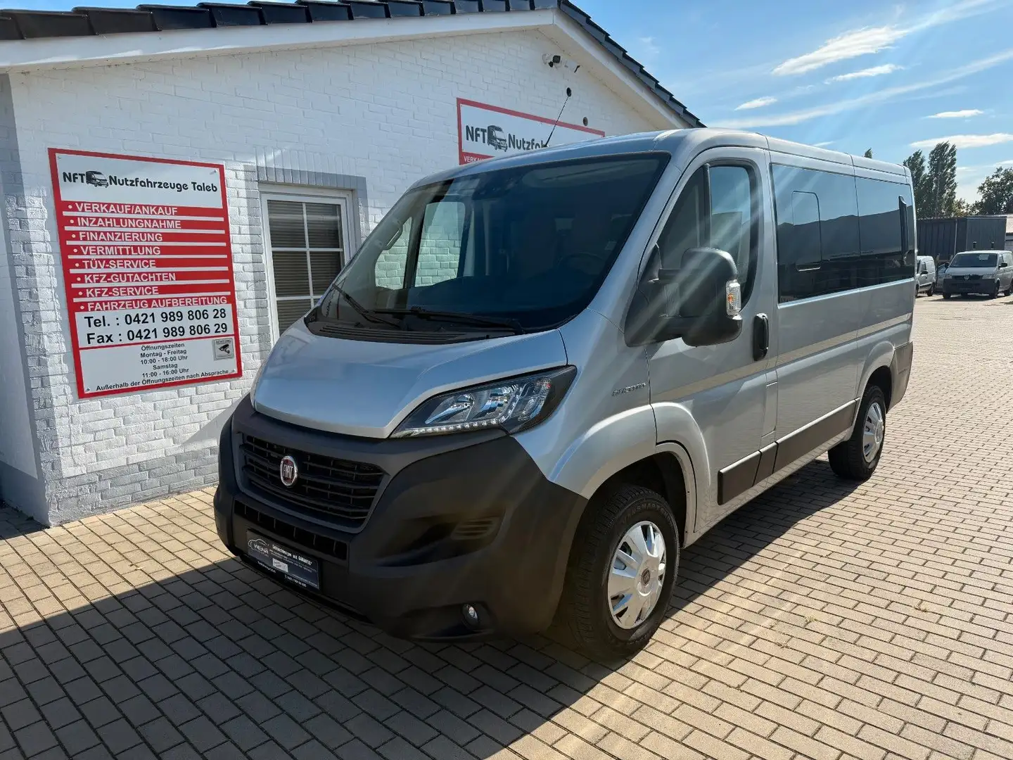 Fiat Ducato 2,3 LUXUS-SHUTTLE/KAMERA/NAVI/AC/9SITZER Grau - 1