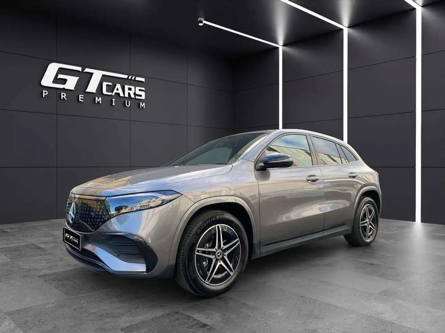 Mercedes-Benz EQA 250+ AMG Grijs - 1