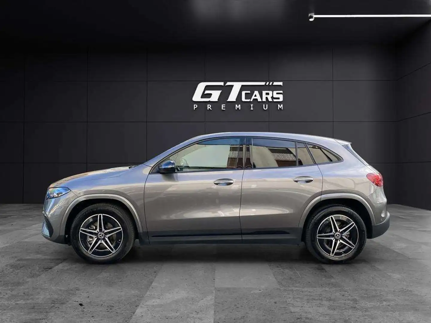 Mercedes-Benz EQA 250+ AMG Grijs - 2