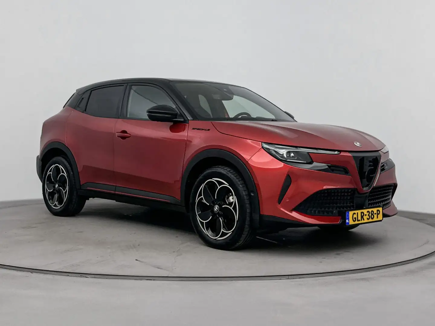 Alfa Romeo Junior Elettrica Speciale 54 kWh 156pk | Sport Pack | Pac Rouge - 2