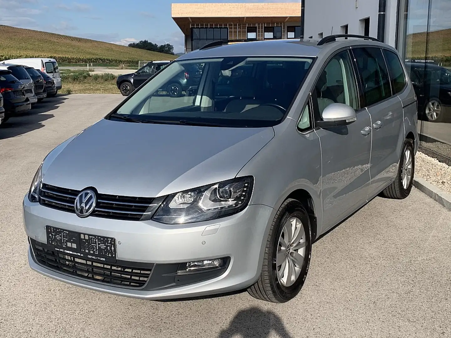 Volkswagen Sharan Comfortline SCR 2,0 TDI DSG 4Motion Xenon Navi ... Gris - 1