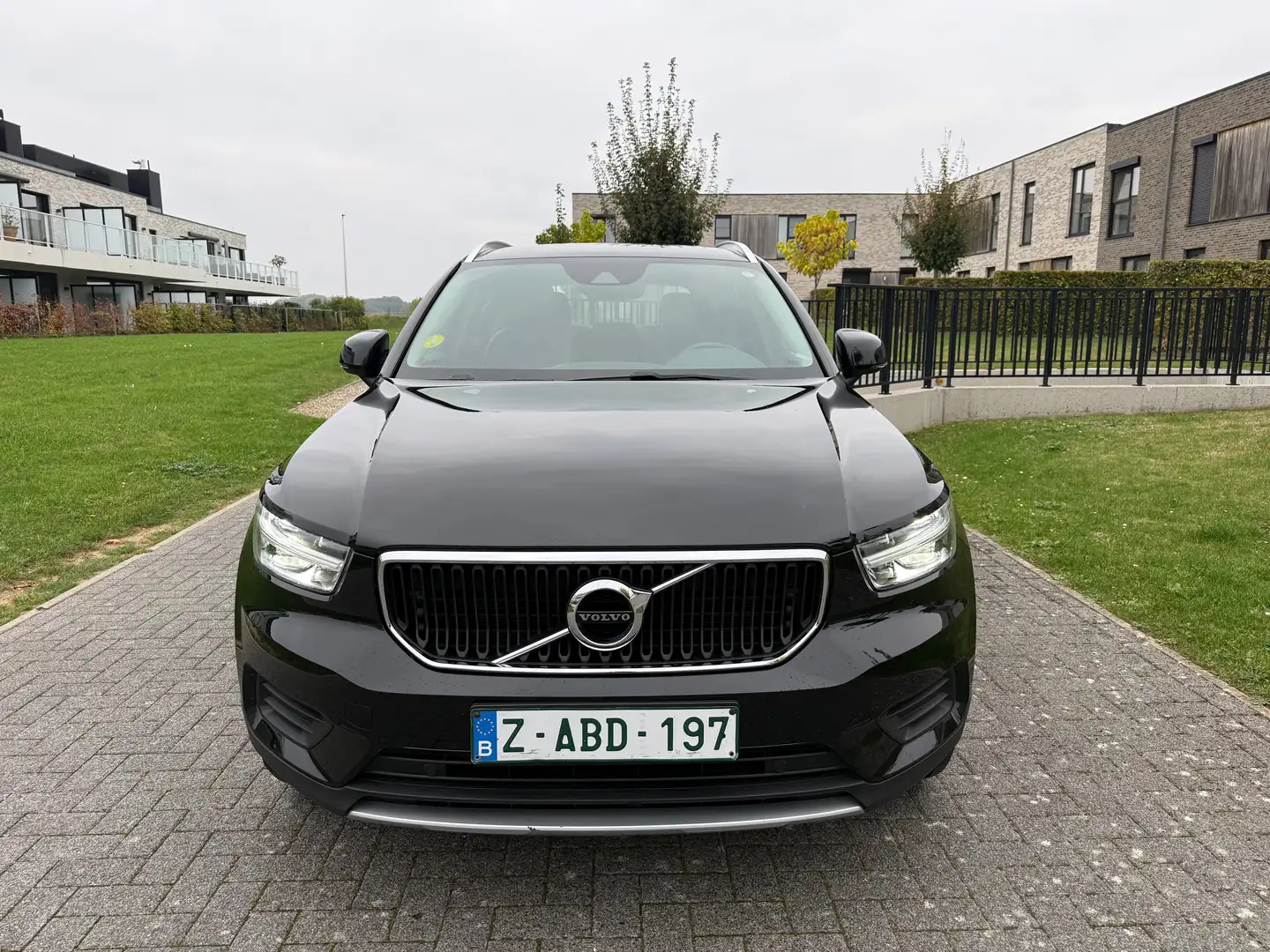 Volvo XC40 XC40 2.0 D3 Momentum Pro Zwart - 2