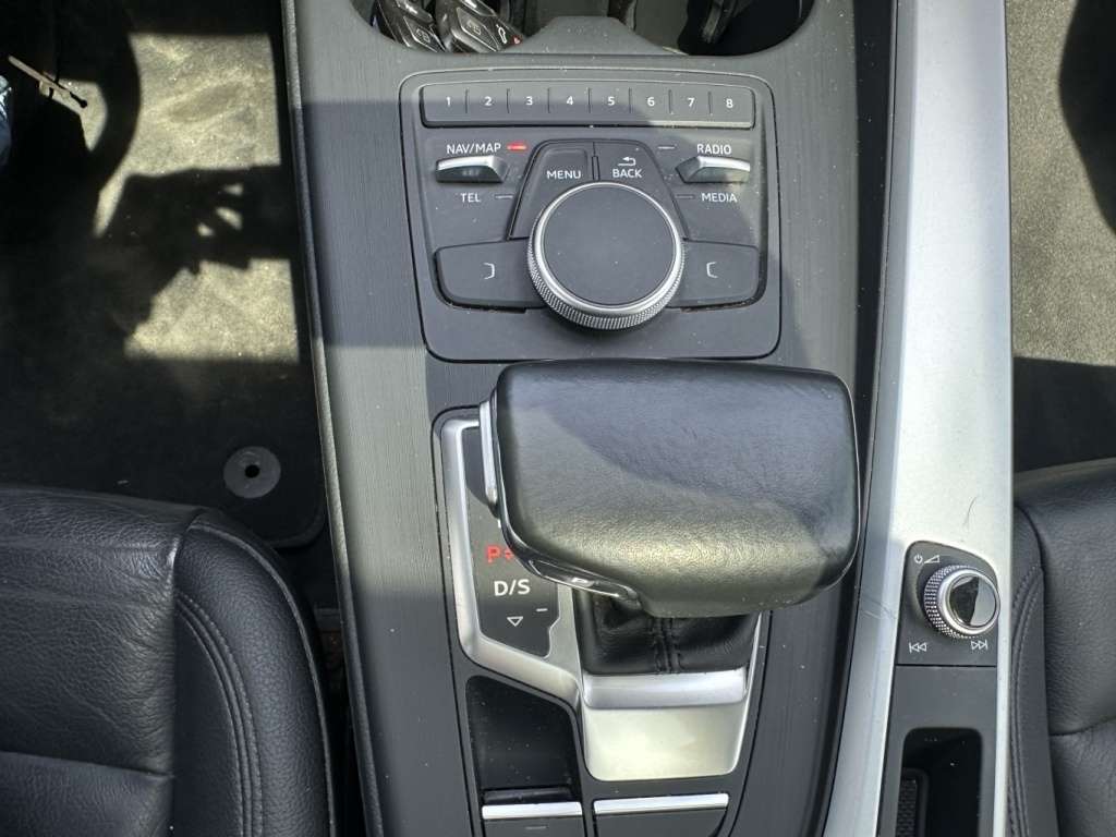 2018 Audi A4 Komfort toit ouvrant demarrage sans cle thumb 13