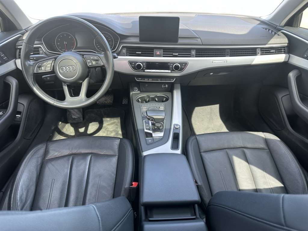 2018 Audi A4 Komfort toit ouvrant demarrage sans cle thumb 6