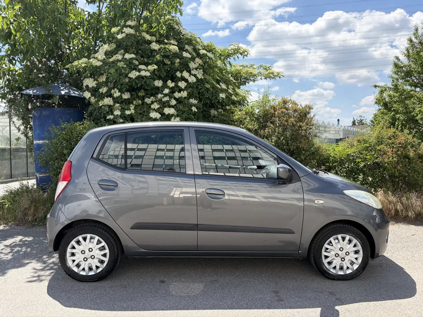 Hyundai i10 1,1 MPI Europe Servicebuch Klima Pickerl NEU Grau - 2