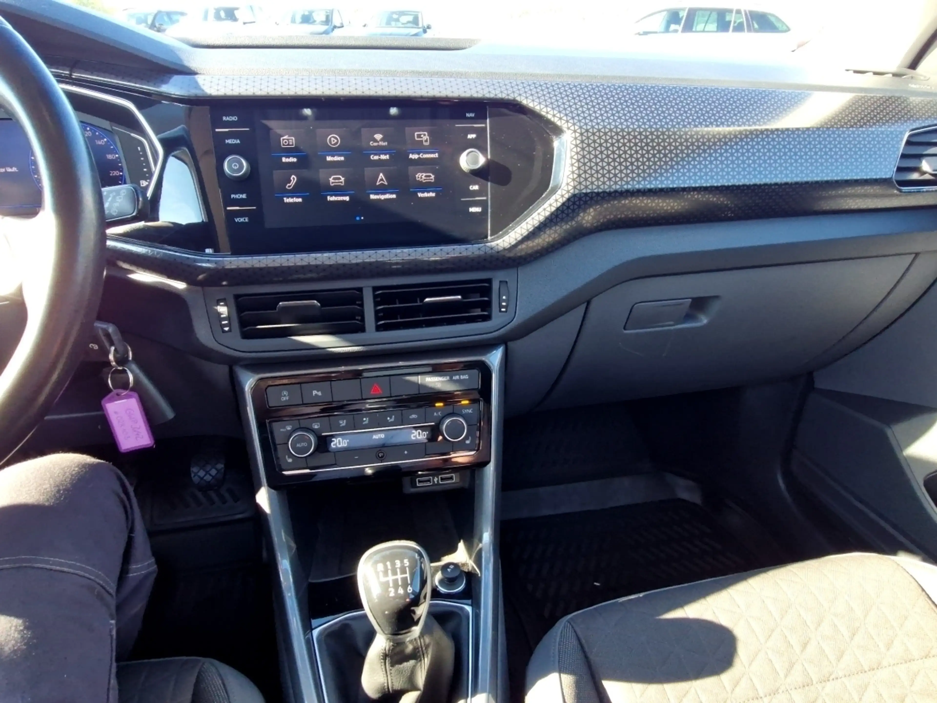 Volkswagen T-Cross 1.0 Style LED Navi Sitzhzg Klimaautomatik — photo 12