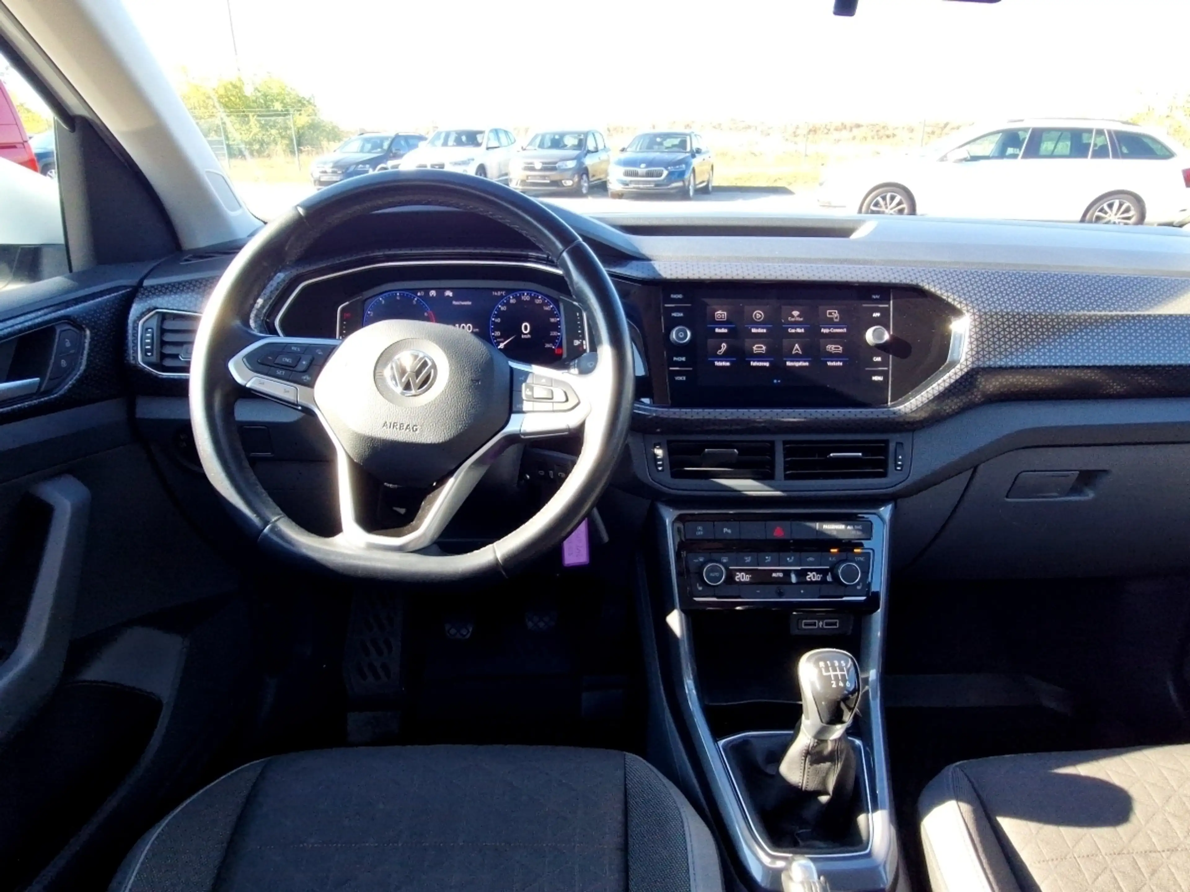 Volkswagen T-Cross 1.0 Style LED Navi Sitzhzg Klimaautomatik — photo 11