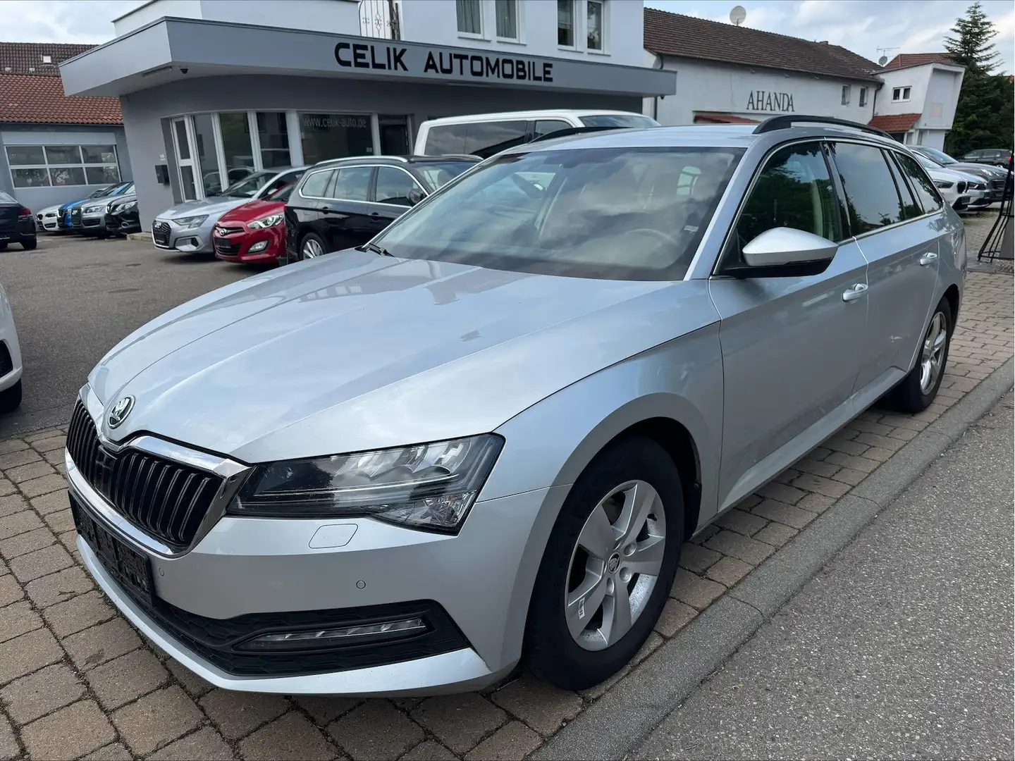 Skoda Superb 2.0 TDI DSG Combi Ambition Argent - 1