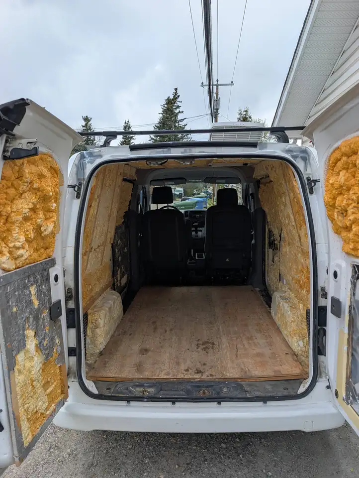 Nissan NV200 снимка Nissan NV200