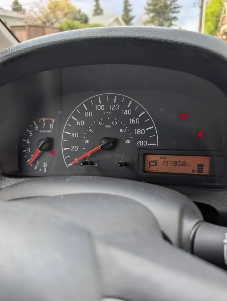 Nissan NV200 снимка Nissan NV200