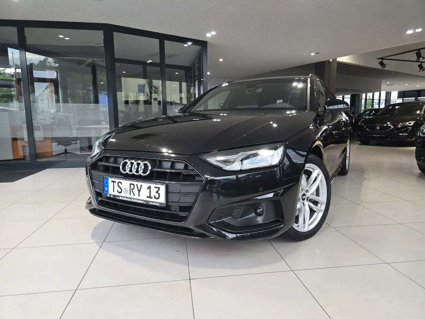 Audi A4 Avant 40 TDI S tronic *AHK*Leder*ACC* Schwarz - 1