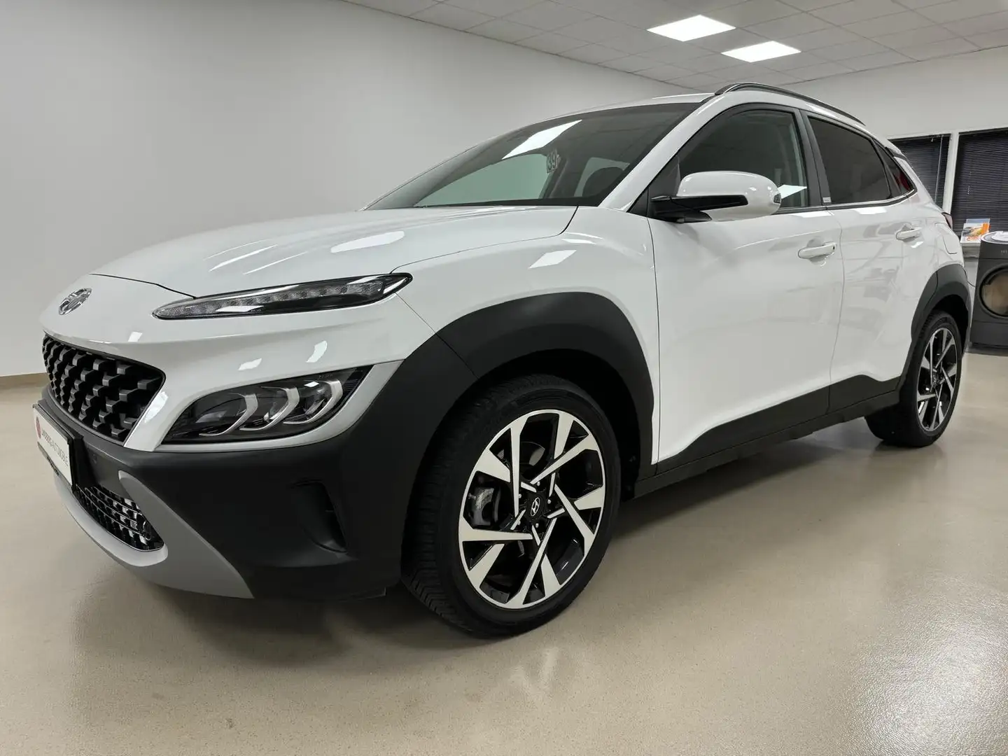 Hyundai KONA Pure 2WD*2H*PDC*RFK*KLIMA*NAVI*AMBILIGHT*LM Weiß - 1