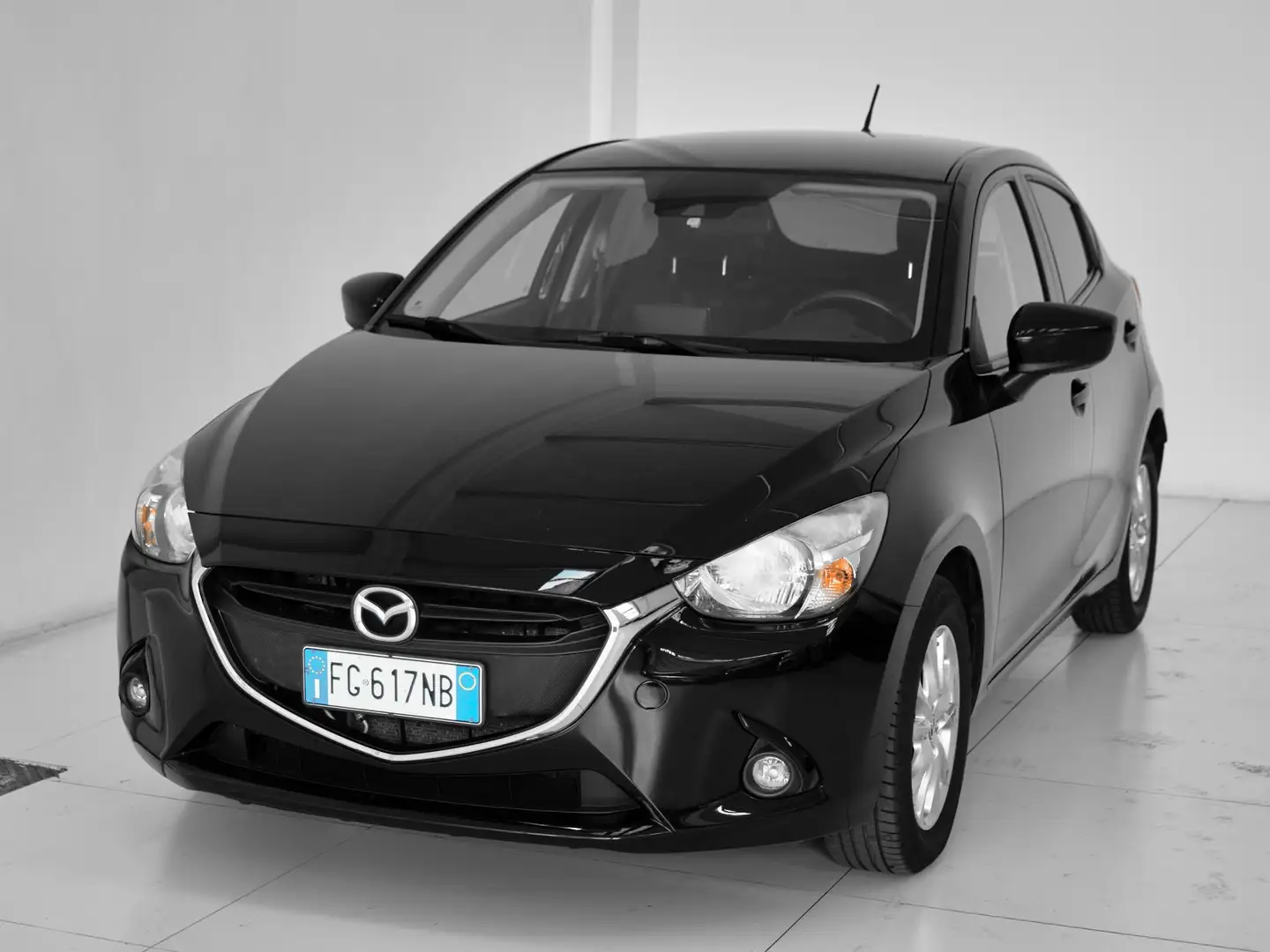 Mazda 2 2 III 2015 1.5d Evolve 105cv Nero - 2