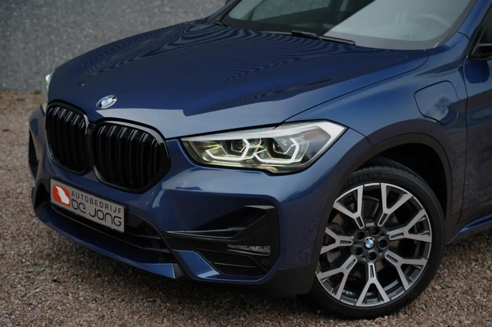 BMW X1 xDrive25e 220PK | 19'Inch | Stoelverw. | Elektrisc Bleu - 2
