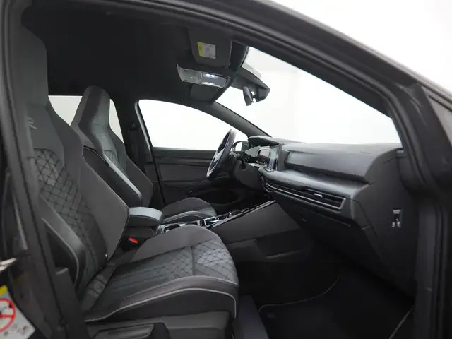 Volkswagen Golf view 3