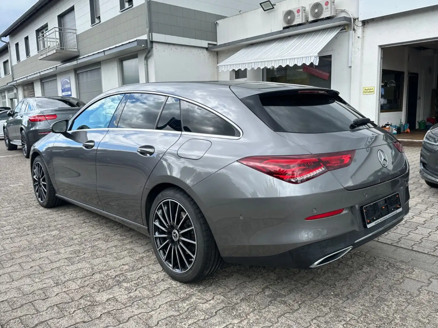 Mercedes-Benz CLA 180 *LED*Ambiente*AHK Gris - 2