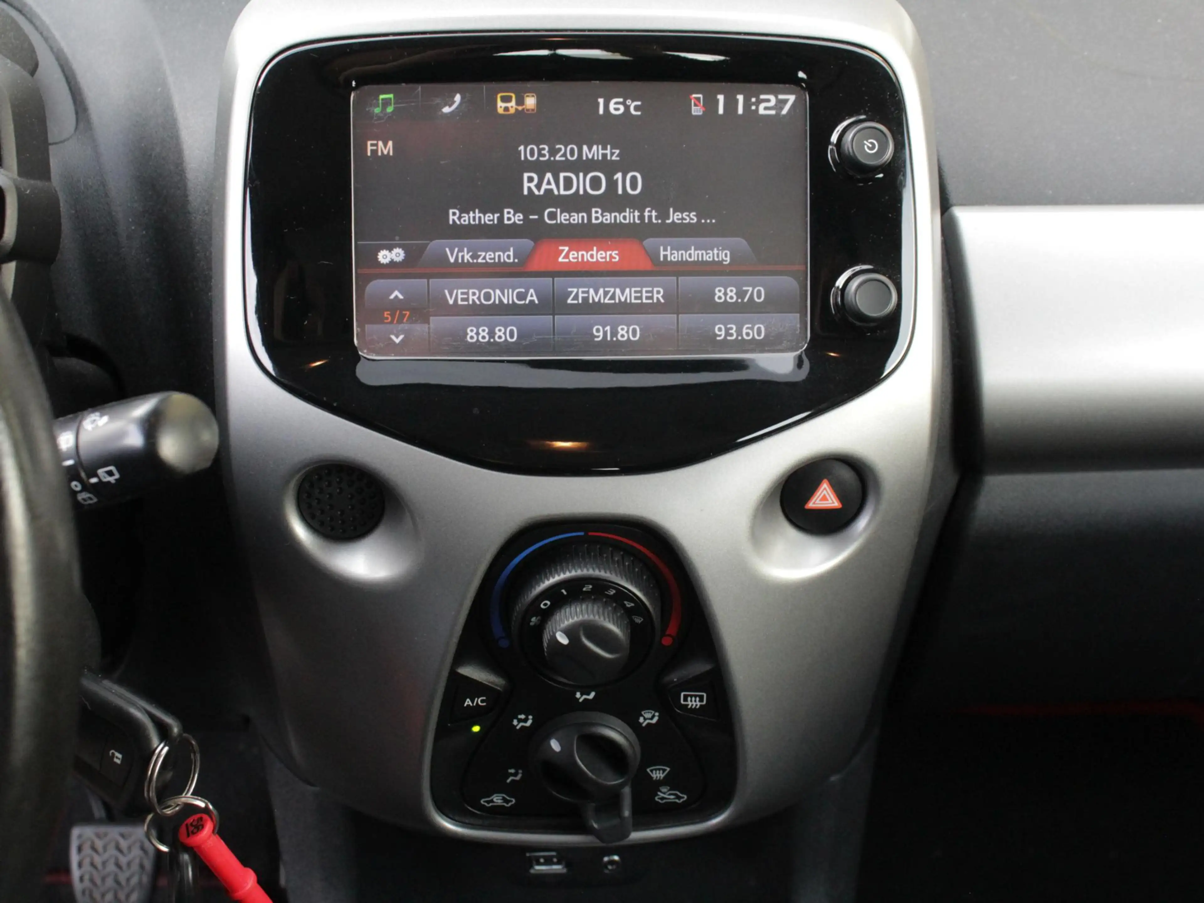 Toyota Aygo 1.0 VVT-i x-play | Airco | Camera | Lm-Velgen — photo 6
