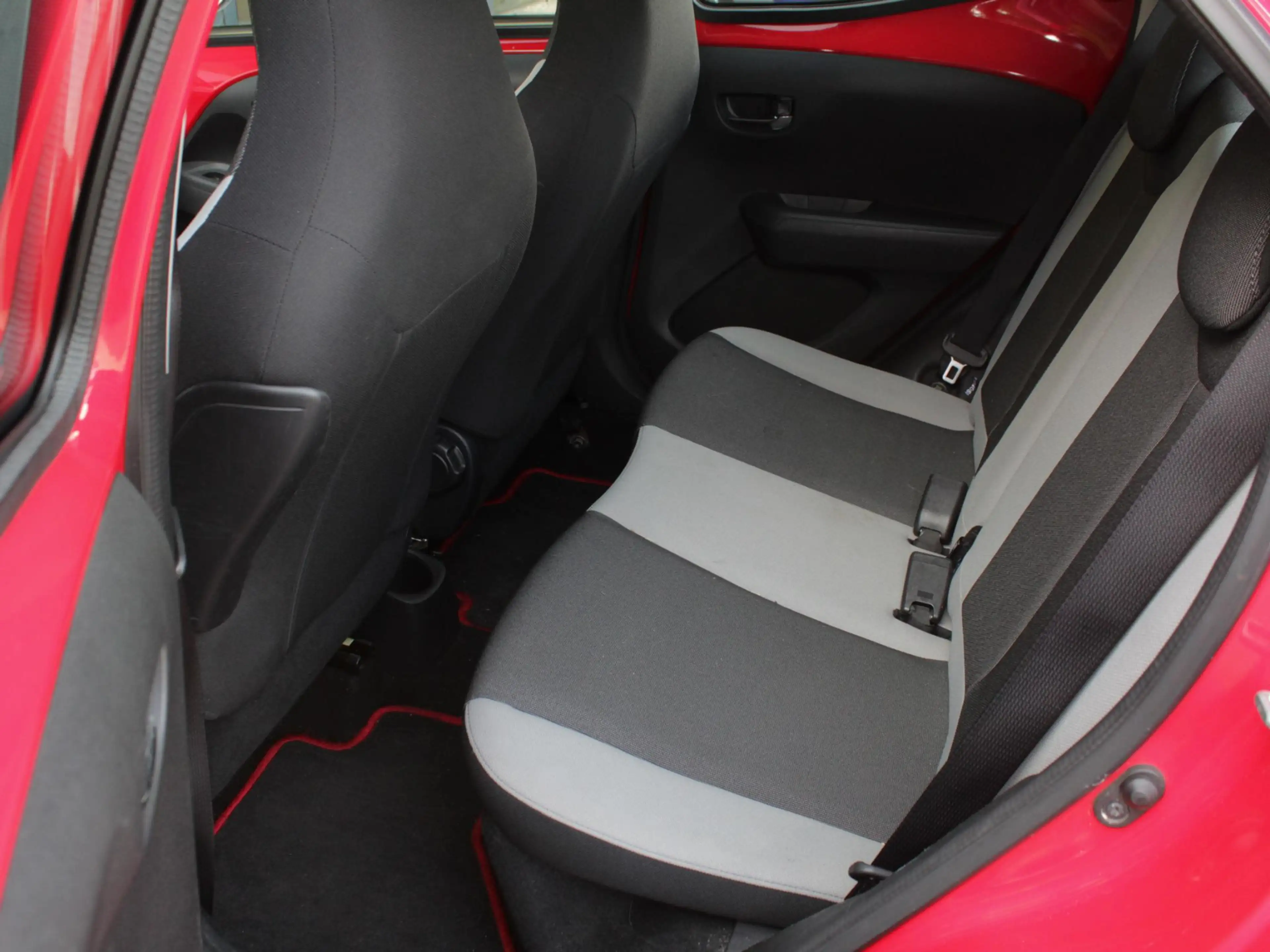 Toyota Aygo 1.0 VVT-i x-play | Airco | Camera | Lm-Velgen — photo 8