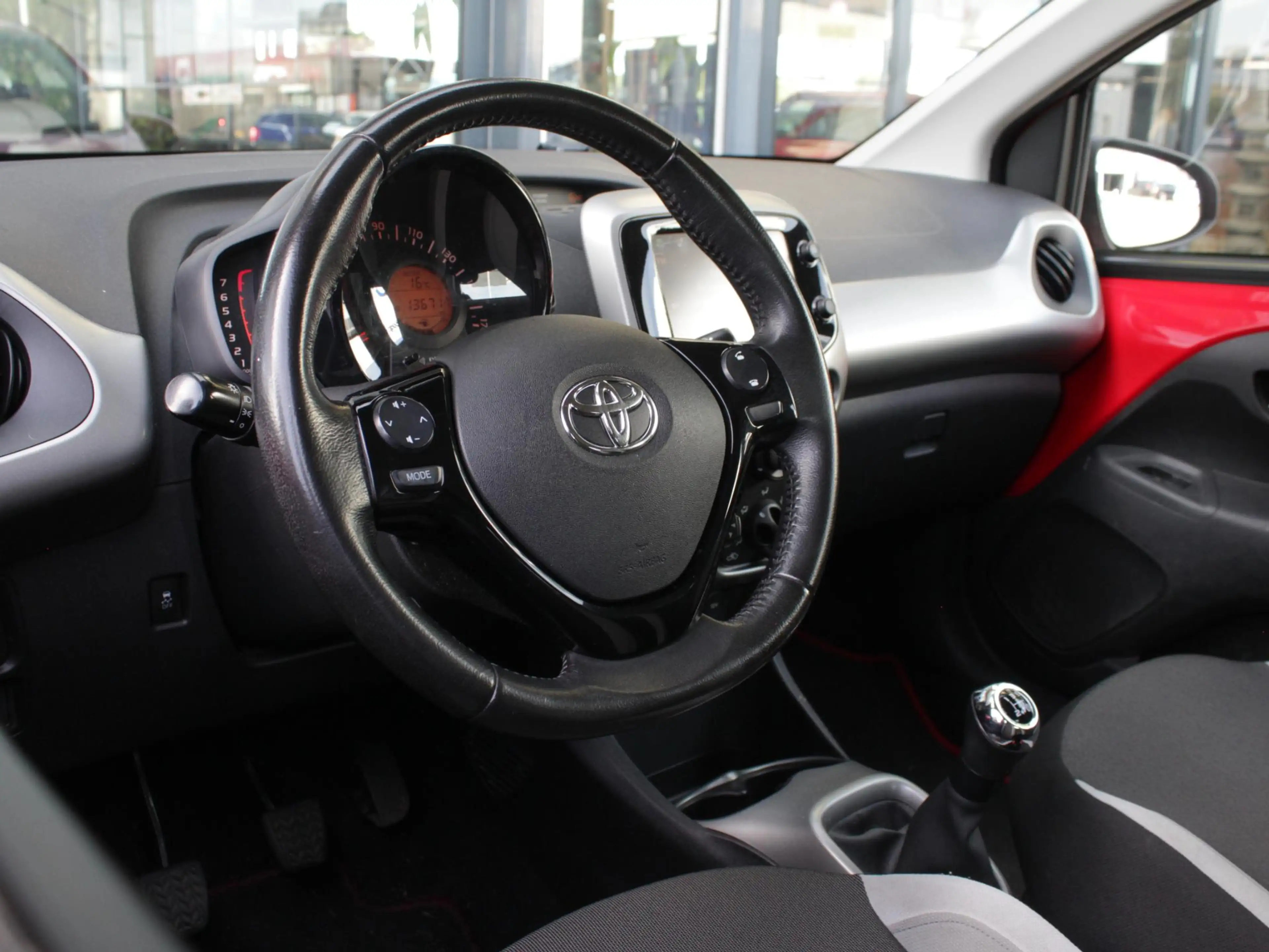 Toyota Aygo 1.0 VVT-i x-play | Airco | Camera | Lm-Velgen — photo 10